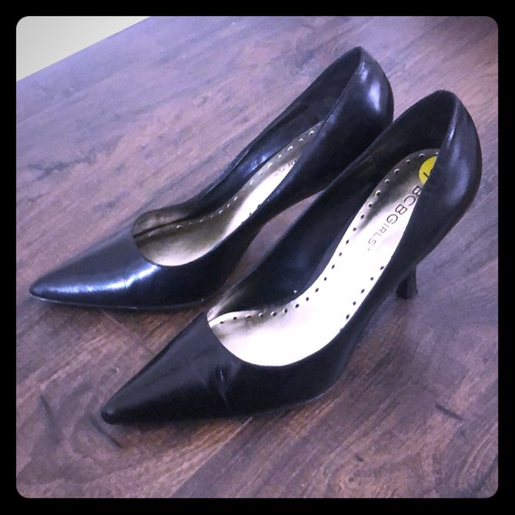 bcbg black pumps